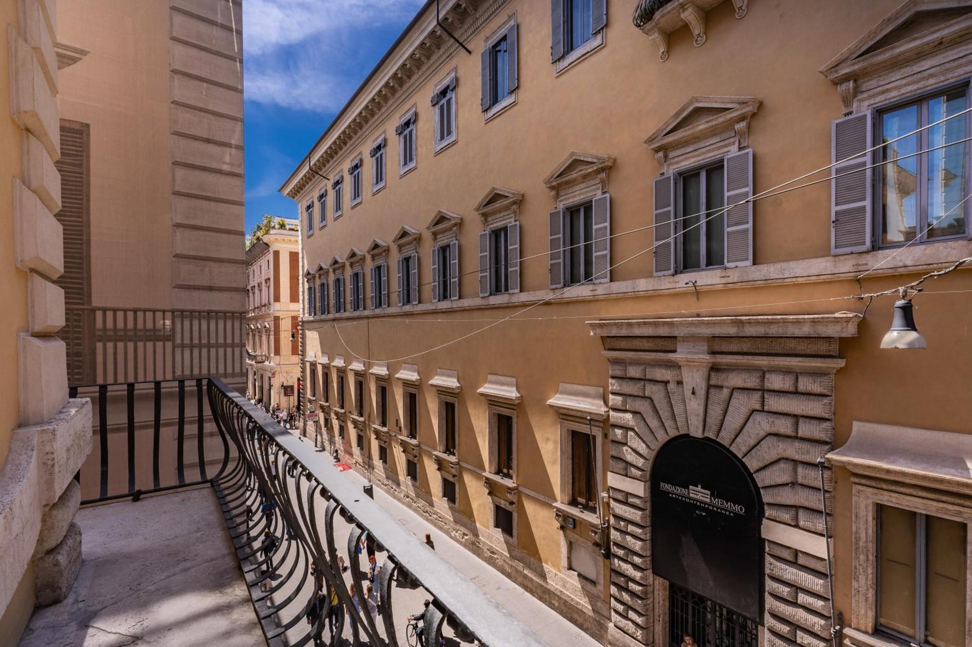 Palazzo Goldoni Condotti Collection Affittacamere Roma
