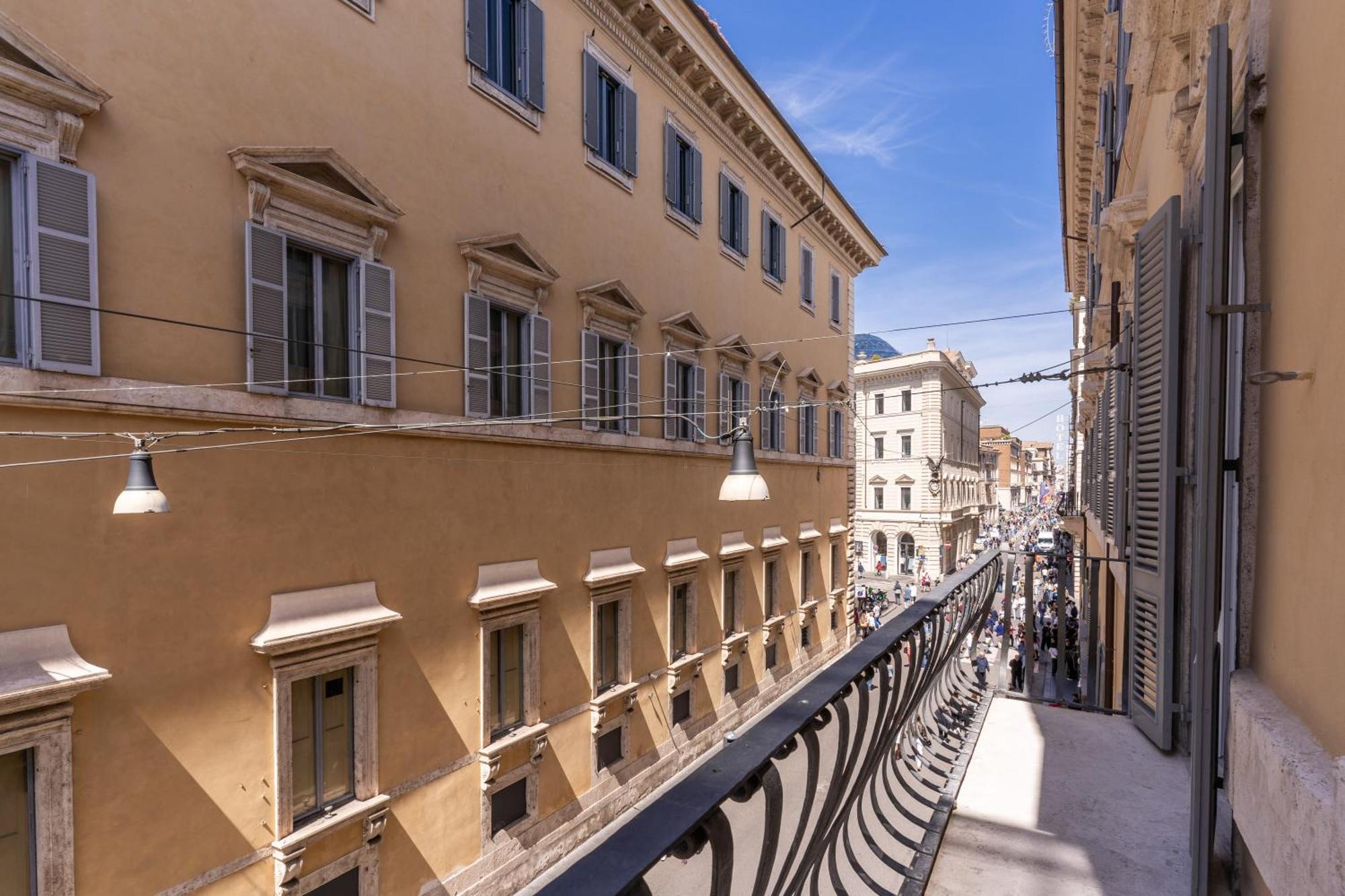 Palazzo Goldoni Condotti Collection